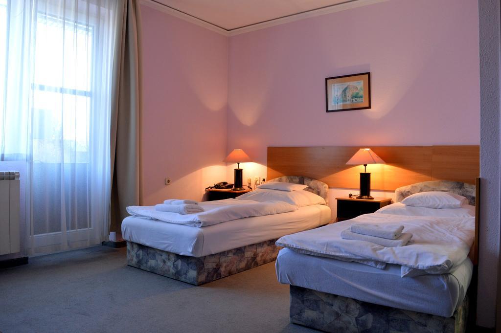 קצ'קמט Apollo Motel מראה חיצוני תמונה