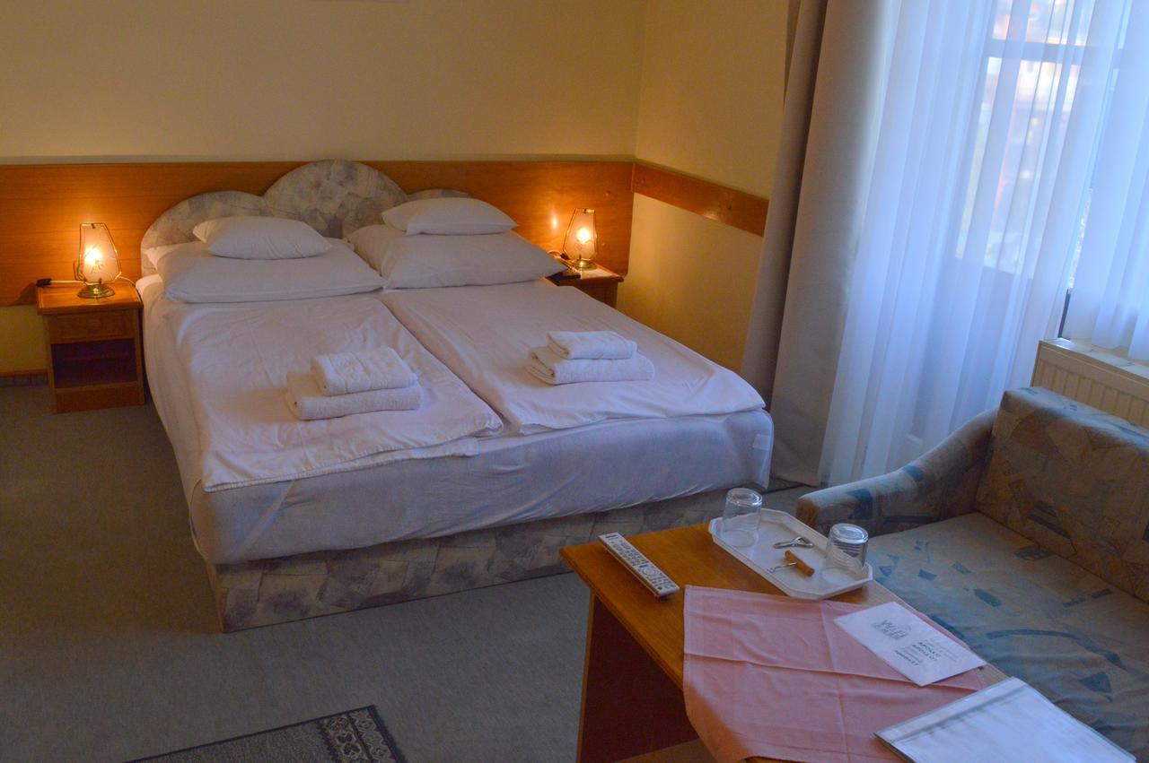 קצ'קמט Apollo Motel מראה חיצוני תמונה